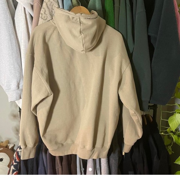BNWT BRANDY MELVILLE ZIP UP - Picture 3 of 3